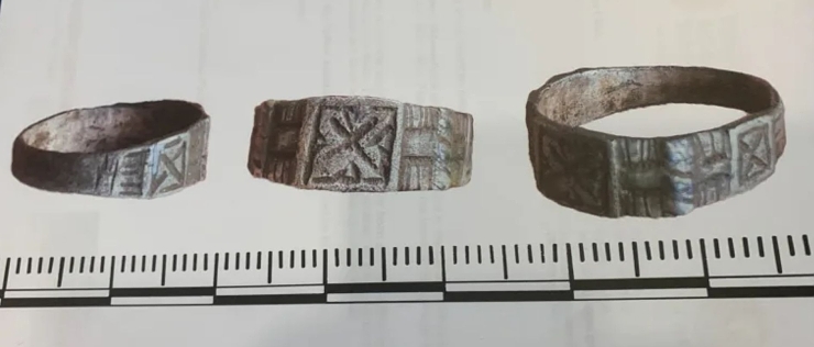 Středověký prsten prohlásili za poklad