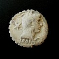 Lucius Roscius Fabatus (49 B.C.&ndash;43 B.C.) Denarius (Denár)