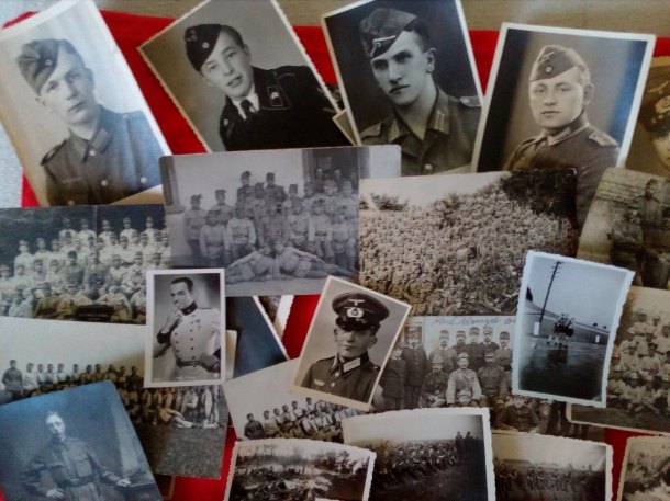 válečné fotografie+pohlednice z půdy