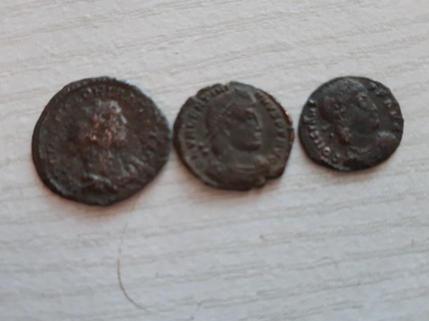 Nález Římských mincí, datovany do roku 334 našeho letopočtu.
Místo nálezu Maďarsko, tehdejší Římská provincie Floriana 