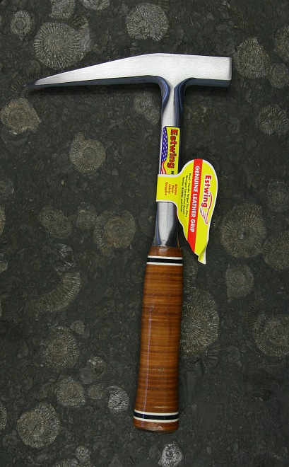 Geological hammer ESTWING with extended tip and leather handle EH108