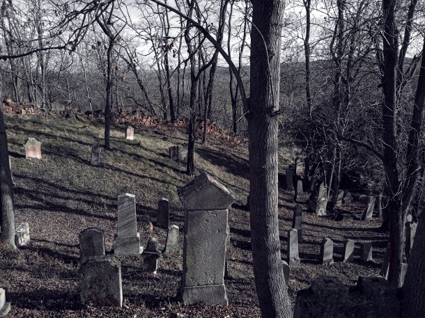                              בית קברות יהודי