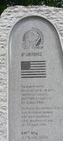 Pomník >americkým letcum. 1945