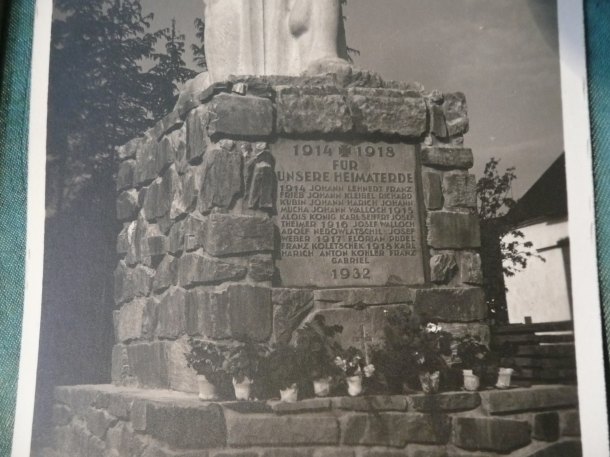 Pomník padlým WW1 v Babicích.